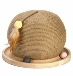 Designed By Lotte Krab- En Speelbol Mila