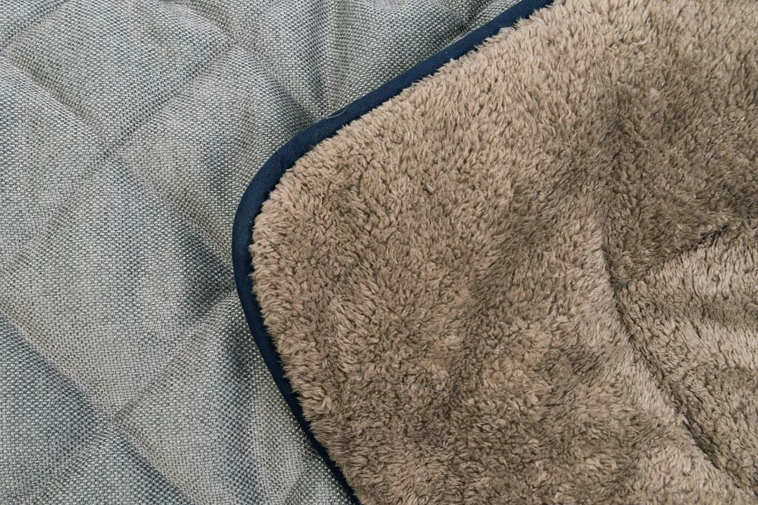 Dog Gone Smart Nano Benchkussen Lex Grijs 6 Dog Gone Smart Nano Benchkussen Lex Grijs - Afbeelding 4