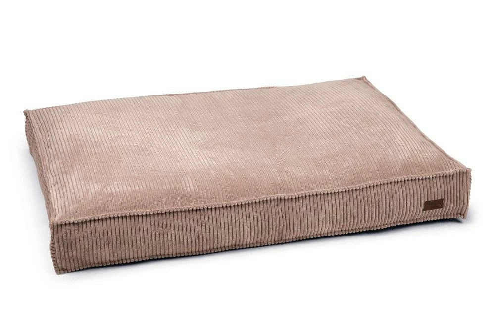 Designed By Lotte Ligkussen Ribbed Roze 3 Designed By Lotte Ligkussen Ribbed Roze