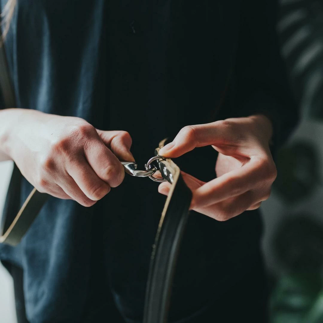 Hunter Rundleder Verstelbare Hondenlijn Olijfgroen 4 Hunter Rundleder Verstelbare Hondenlijn Olijfgroen - Afbeelding 2