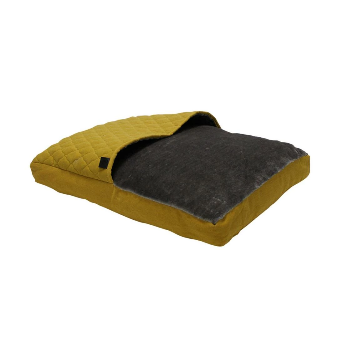 Overseas Petlife Hondenkussen Quilt Ochre 3 Overseas Petlife Hondenkussen Quilt Ochre